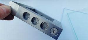 Flat metal cage for wasp studies